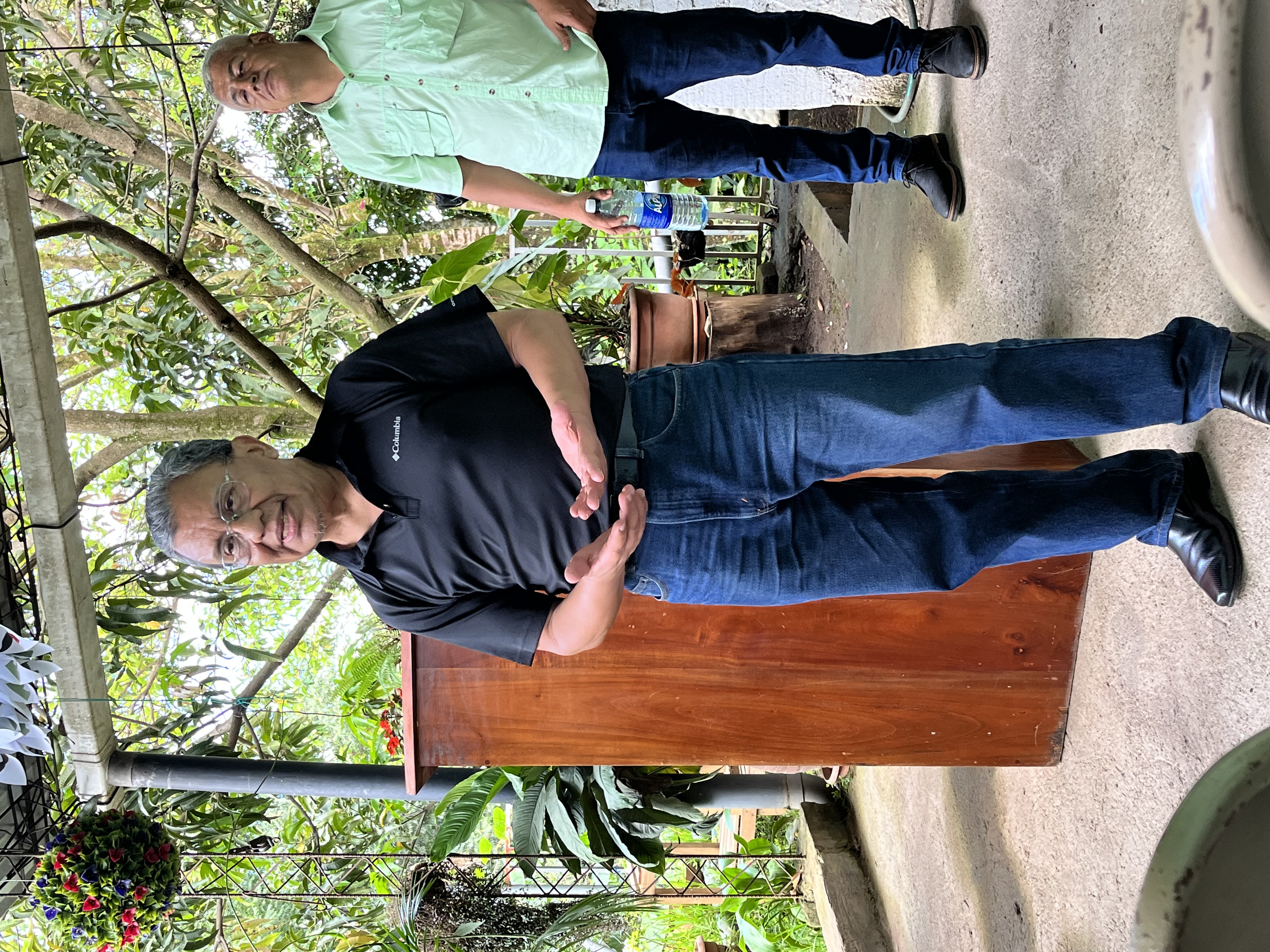 Pastor Gabriel speaking to Pastor Group in Chinameca
